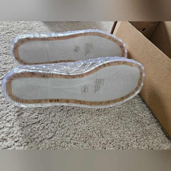 Coconuts by Matisse Clear Flats - Picture 7 of 10